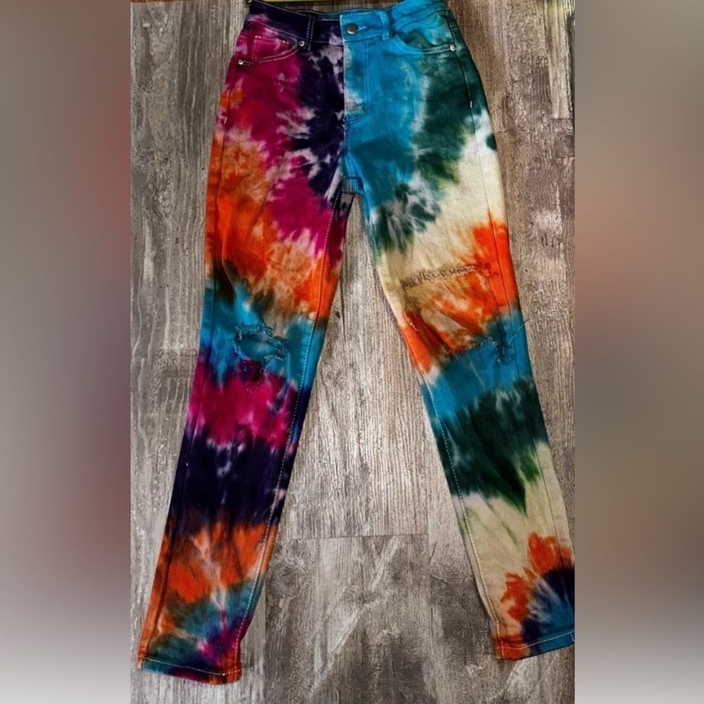 Fashion Nova Tie dye 5 pocket classic ripped-torn sz 1